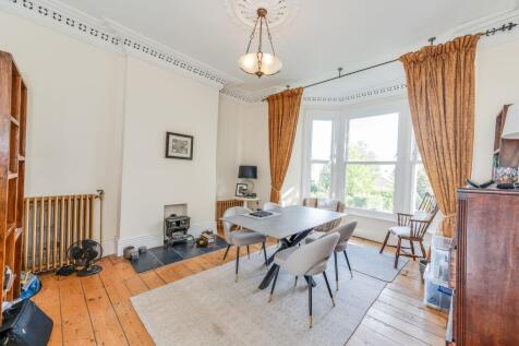 KITCHEN/DINER, LOUNGE AND DINING ROOM