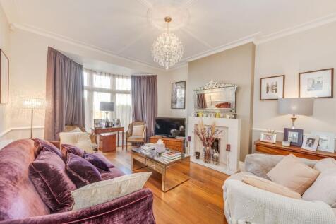 KITCHEN, DINER AND LIVING ROOM