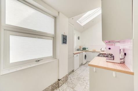 LOUNGE, KITCHEN AND DINER