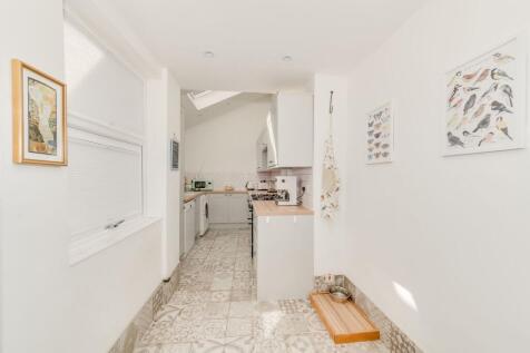 LOUNGE, KITCHEN AND DINER