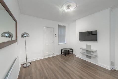 SITTING ROOM DINING ROOM AND OFF SHOT KITCHEN