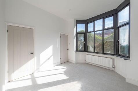 KITCHEN, DINING ROOM AND LOUNGE