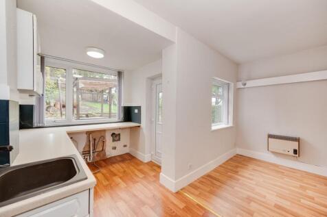 KITCHEN/DINER AND LIVING ROOM