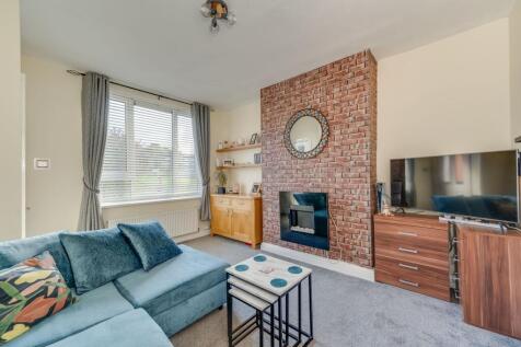 KITCHEN, DINER AND LOUNGE