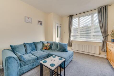 KITCHEN, DINER AND LOUNGE