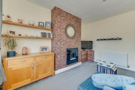 KITCHEN, DINER AND LOUNGE