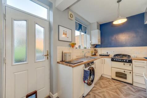 KITCHEN, DINER AND LOUNGE