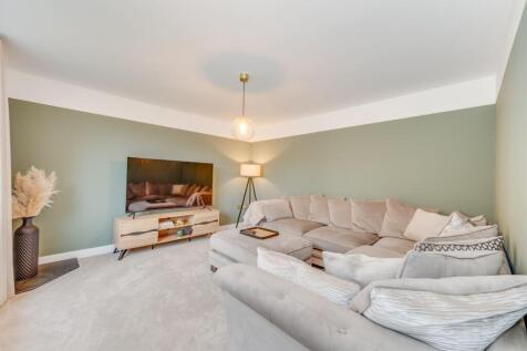 FRONT LOUNGE