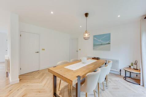 OPEN PLAN KITCHEN/DINER/LIVING ROOM