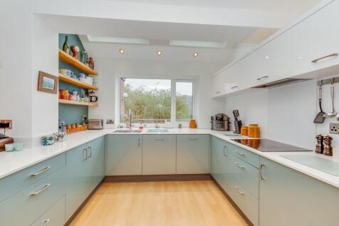 KITCHEN, DINER AND LIVING ROOM