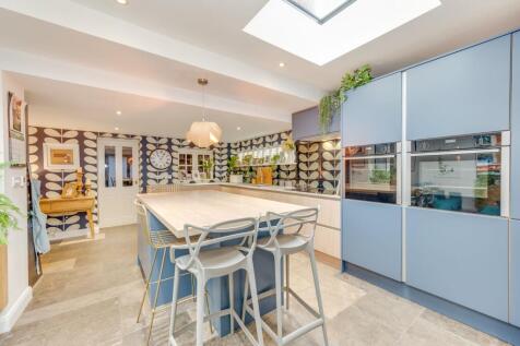 OPEN PLAN KITCHEN/DINER/LIVING ROOM