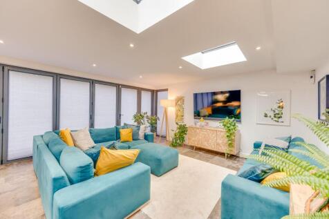 OPEN PLAN KITCHEN/DINER/LIVING ROOM