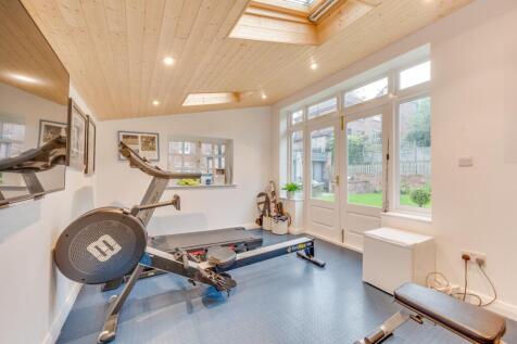 OUTBUILDING GYM