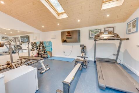 OUTBUILDING GYM