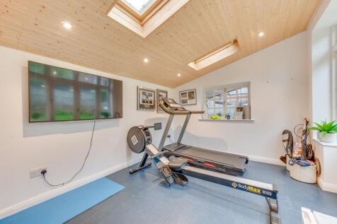 OUTBUILDING GYM