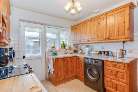 KITCHEN, DINER AND LIVING ROOM