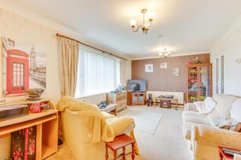 KITCHEN, DINER AND LIVING ROOM