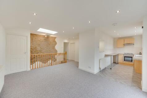 KITCHEN AND DINER/LOUNGE