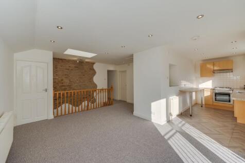 KITCHEN AND DINER/LOUNGE