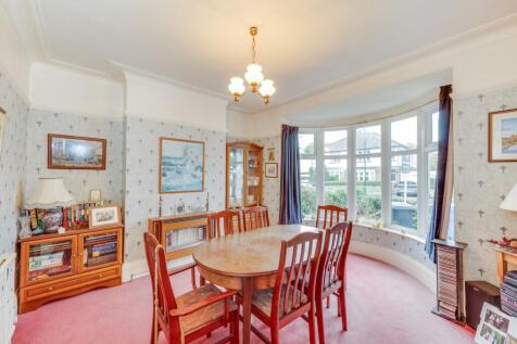 KITCHEN, DINER AND LIVING ROOM