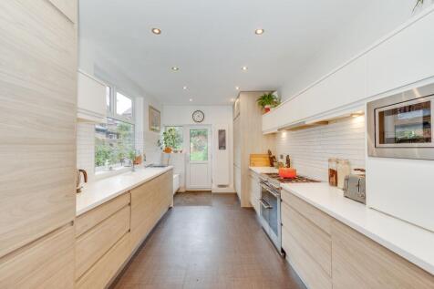 KITCHEN, DINER AND LIVING ROOM