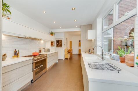 KITCHEN, DINER AND LIVING ROOM