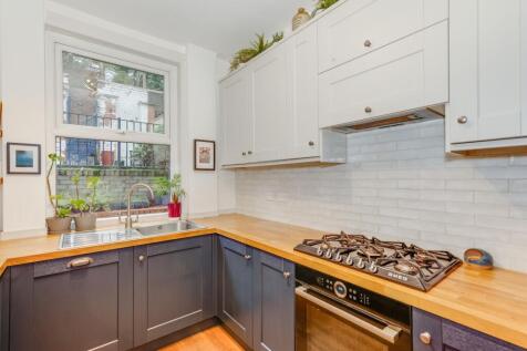 KITCHEN, DINER AND LIVING ROOM