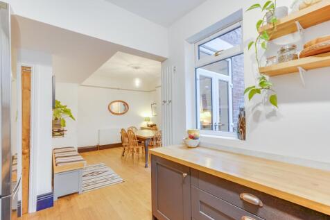 KITCHEN, DINER AND LIVING ROOM