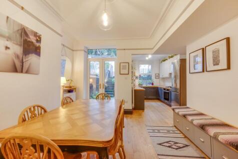 KITCHEN, DINER AND LIVING ROOM