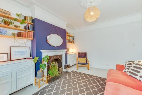 KITCHEN, DINER AND LIVING ROOM