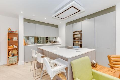 OPEN PLAN KITCHEN/DINER/LIVING ROOM