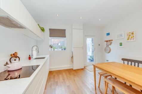 KITCHEN, DINER AND LIVING ROOM