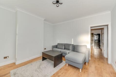 KITCHEN, DINING ROOM AND LOUNGE