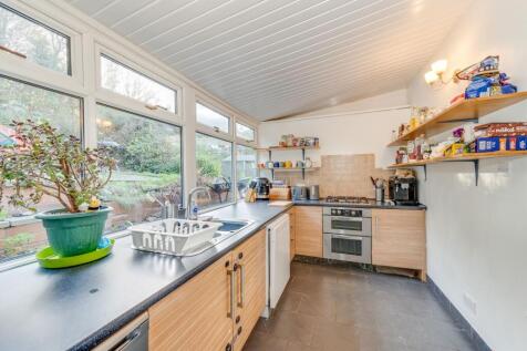 KITCHEN, DINER AND LIVING ROOM