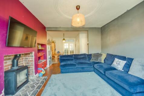 KITCHEN, DINER AND LIVING ROOM