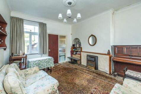 KITCHEN, DINING AREA AND LOUNGE