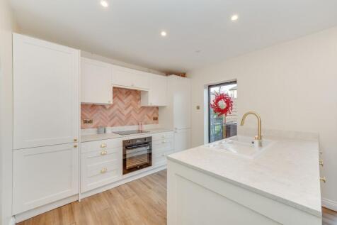 KITCHEN/DINER AND LIVING ROOM