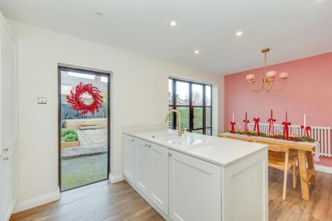 KITCHEN/DINER AND LIVING ROOM