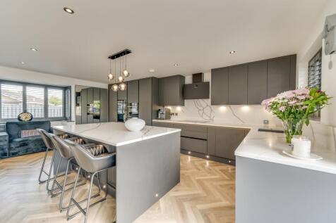 OPEN PLAN KITCHEN/DINER/LIVING ROOM