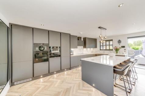 OPEN PLAN KITCHEN/DINER/LIVING ROOM