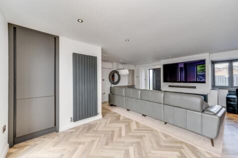 OPEN PLAN KITCHEN/DINER/LIVING ROOM