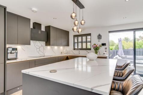 OPEN PLAN KITCHEN/DINER/LIVING ROOM