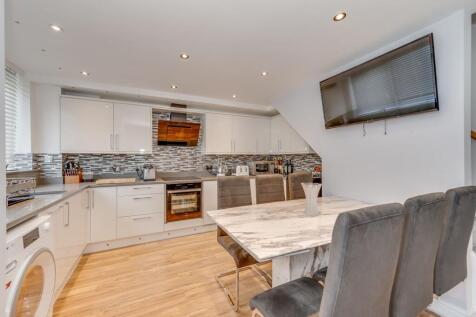 KITCHEN/DINER AND LIVING ROOM