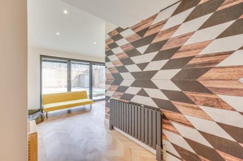EXTENDED GROUND FLOOR