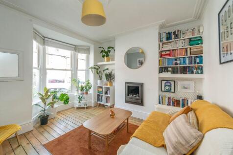 KITCHEN, DINER AND LIVING ROOM
