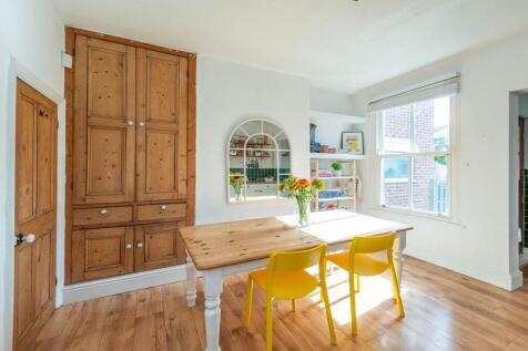 KITCHEN, DINER AND LIVING ROOM