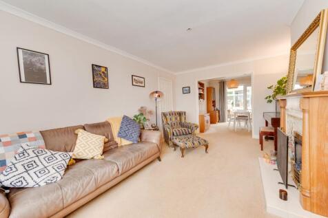 KITCHEN, LIVING ROOM AND DINER