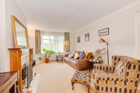 KITCHEN, LIVING ROOM AND DINER