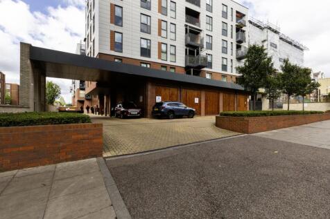 6567 Stamford Hill 16.jpg