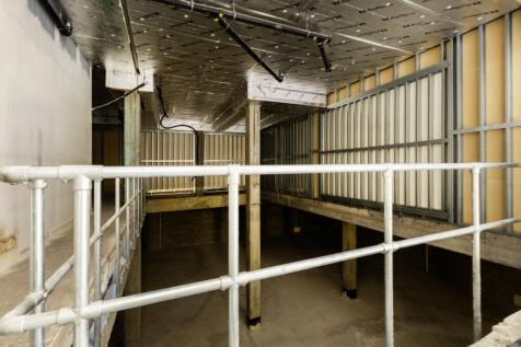 6567 Stamford Hill 3.jpg
